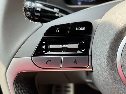 Used 2025 Hyundai Elantra Sport image 21