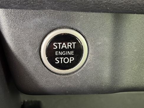 Used 2023 Nissan Rogue SV AWD/4WD image 25
