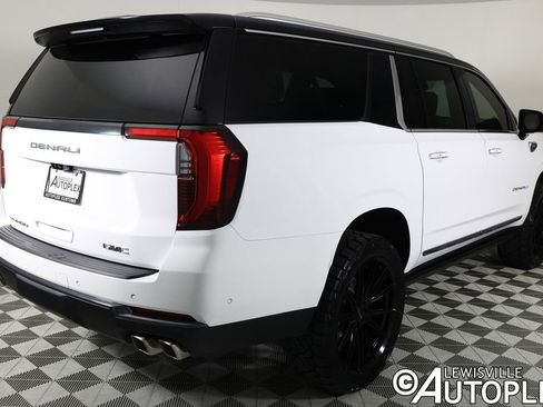 Used 2026 GMC Yukon XL Denali Ultimate w/ LPO, Illumination Package image 5