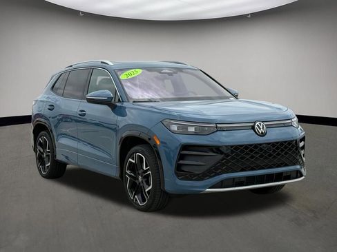 Used 2025 Volkswagen Tiguan SEL R-Line AWD/4WD image 1