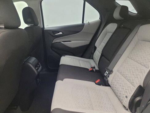 Used 2022 Chevrolet Equinox LS image 18