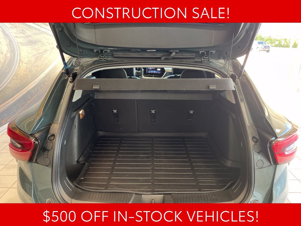 Used 2025 Chevrolet Trax LT FWD image 13
