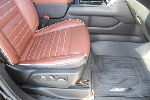 Used 2023 GMC Yukon XL Denali Ultimate w/ LPO, Floor Liner Package AWD/4WD image 18