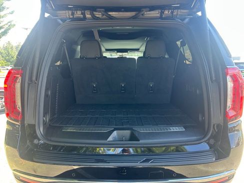 Used 2024 GMC Yukon XL AT4 w/ Technology Package AWD/4WD image 24