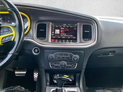 Used 2022 Dodge Charger R/T RWD image 8