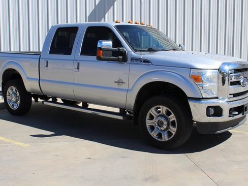 Used 2015 Ford F350 Lariat w/ Chrome Package image 4