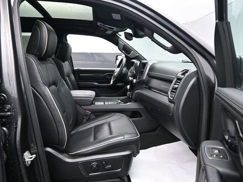 Used 2024 RAM 1500 Limited w/ Trailer Tow Group image 32