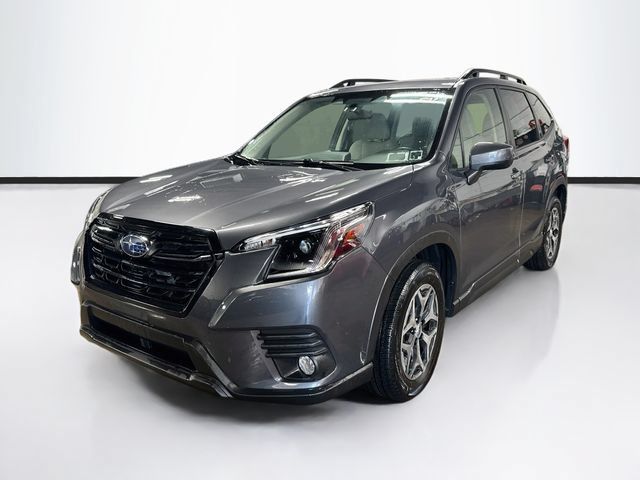 Used 2023 Subaru Forester Premium AWD/4WD image 3