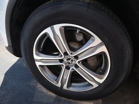 Used 2020 Mercedes-Benz GLC 300 image 15