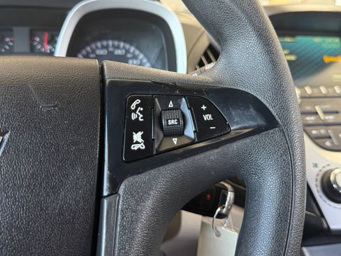 Used 2017 Chevrolet Equinox LS AWD/4WD image 18