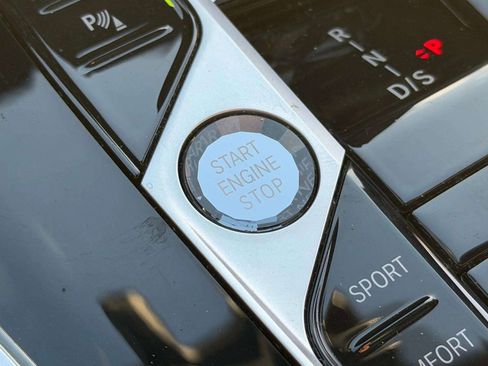 Used 2023 BMW X7 xDrive40i w/ Executive Package image 20