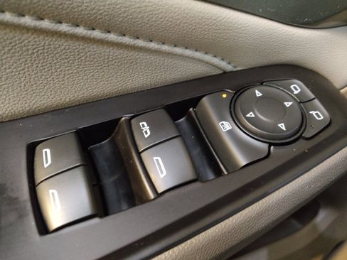 Used 2020 Chevrolet Traverse LT FWD image 27