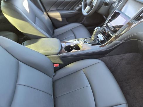 Used 2018 INFINITI Q50 Luxe w/ Essential Package (2.0T Luxe) image 16