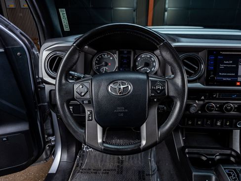 Used 2016 Toyota Tacoma TRD Sport image 18