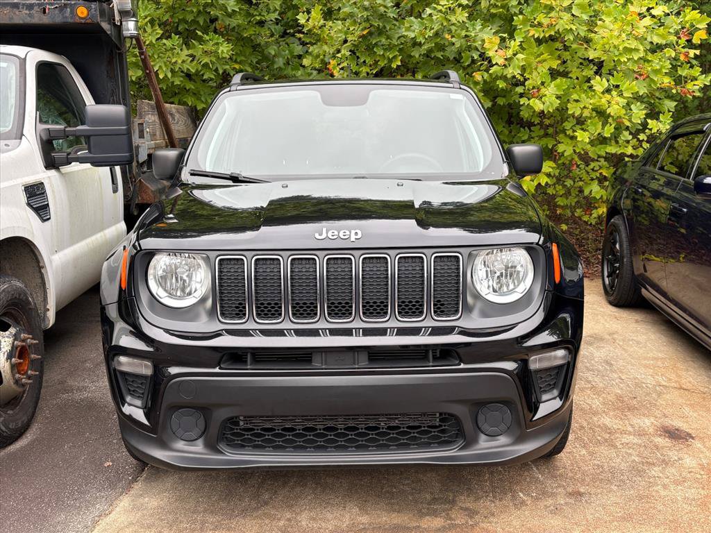 Used 2019 Jeep Renegade Sport w/ Sport Appearance Group AWD/4WD image 2
