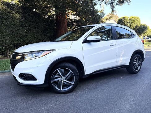 Used 2021 Honda HR-V EX image 2