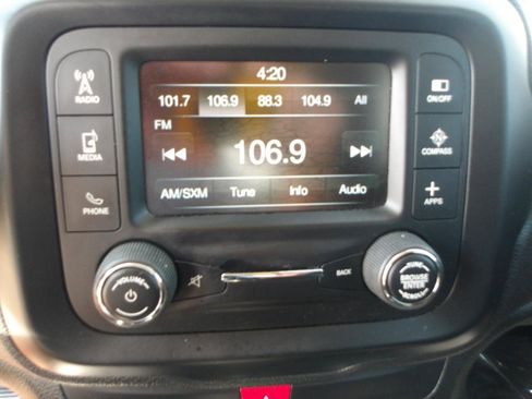 Used 2017 Jeep Renegade Altitude image 22