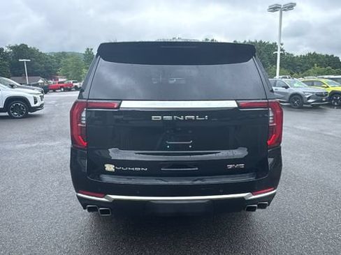 Used 2025 GMC Yukon XL Denali AWD/4WD image 6
