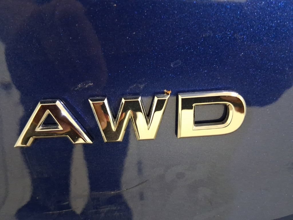 Used 2023 Nissan Rogue S AWD/4WD image 26