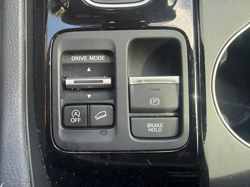Certified 2025 Honda Pilot EX-L image 32
