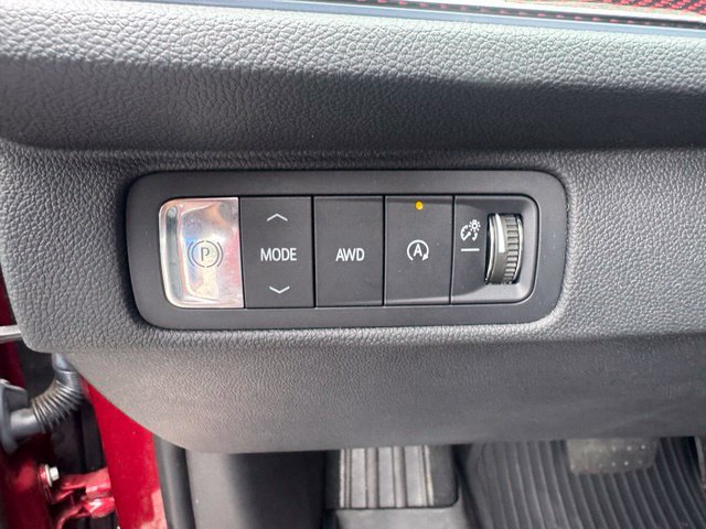 Used 2025 Chevrolet Traverse Z71 w/ Driver Confidence Package AWD/4WD image 23