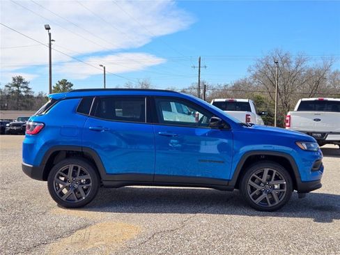 New 2026 Jeep Compass Latitude AWD/4WD image 11