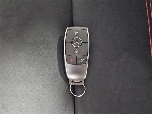 Certified 2025 Mercedes-Benz CLA 250 4MATIC image 40