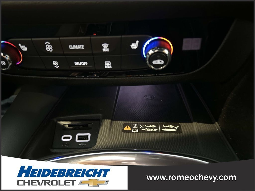 Used 2024 Buick Enclave Essence w/ Sport Touring Edition FWD image 25