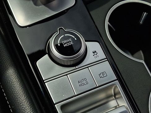 Used 2022 Genesis G70 2.0T image 24