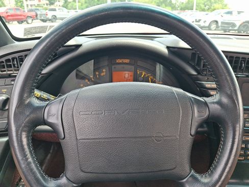 Used 1993 Chevrolet Corvette Convertible RWD image 17