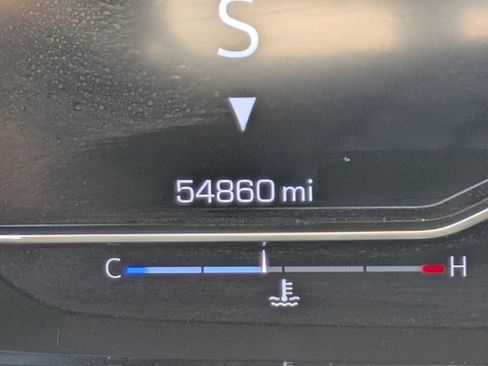 Used 2024 GMC Yukon XL Denali image 24