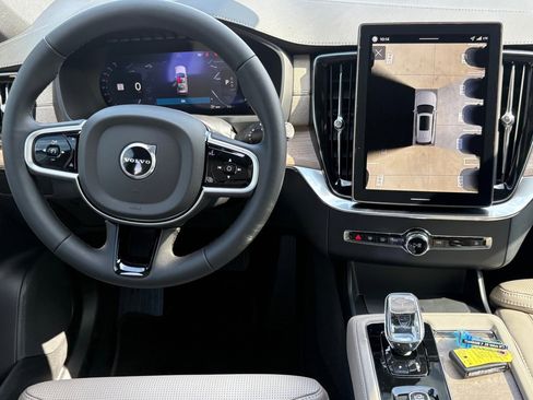 New 2026 Volvo XC90 B6 Ultra image 9