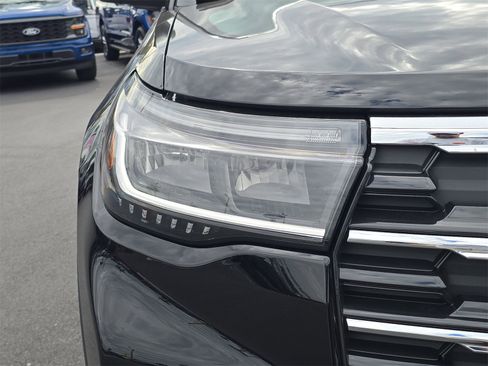 New 2026 Ford Explorer Active image 7