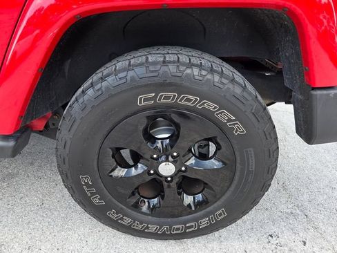 Used 2015 Jeep Wrangler Unlimited Sahara w/ Connectivity Group AWD/4WD image 19