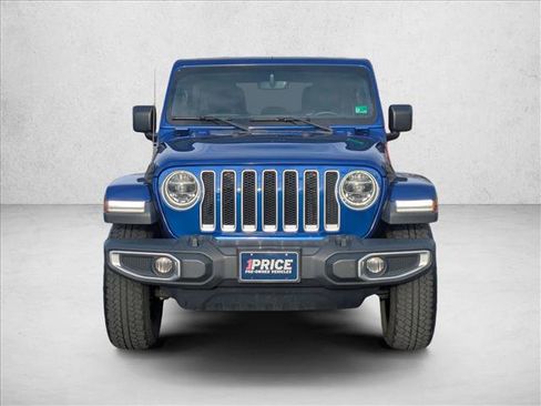 Used 2019 Jeep Wrangler Unlimited Sahara image 2