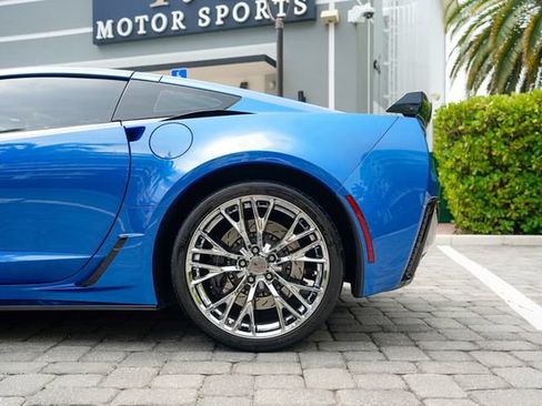 Used 2016 Chevrolet Corvette Z06 w/ 3LZ Preferred Equipment Group RWD image 17