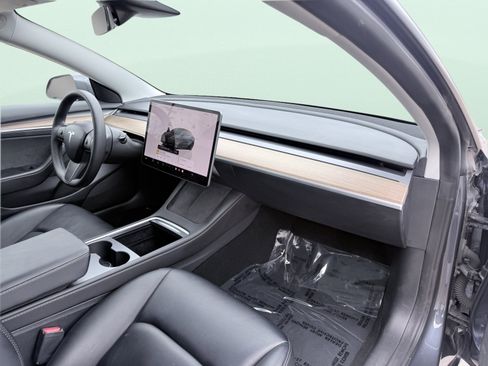 Used 2023 Tesla Model 3 Standard Range image 47