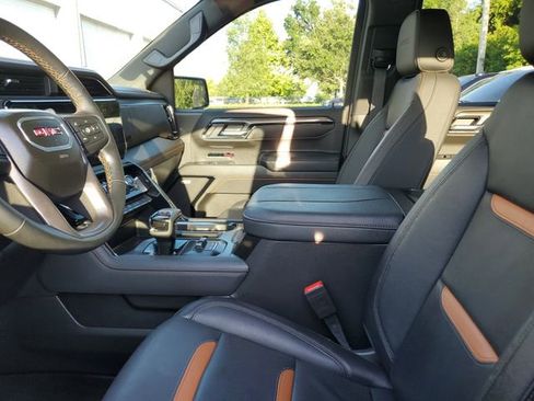 Used 2025 GMC Sierra 1500 AT4 w/ AT4 Premium Package AWD/4WD image 19