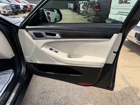 Used 2017 Genesis G80 5.0 Ultimate RWD image 11