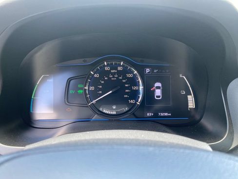 Used 2018 Hyundai Ioniq Blue FWD image 32