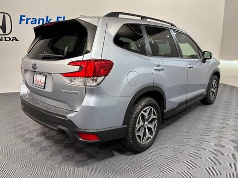 Used 2020 Subaru Forester Premium AWD/4WD image 5