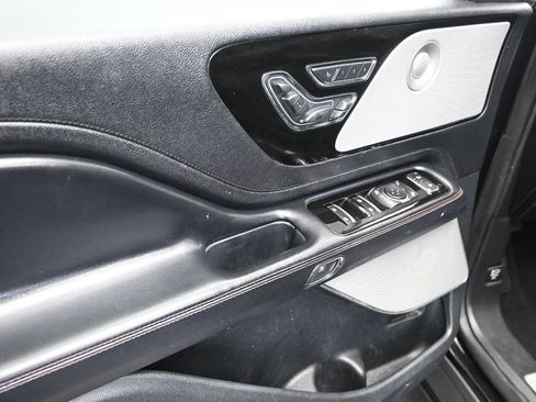 Used 2020 Lincoln Aviator Reserve w/ Equipment Group 201A RWD image 11