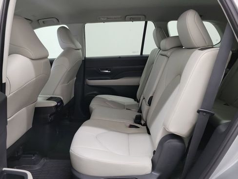 Used 2024 Toyota Grand Highlander XLE image 14