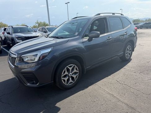 Used 2021 Subaru Forester Premium AWD/4WD image 3