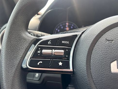 Used 2023 Kia Forte LXS w/ LXS Technology Package FWD image 19