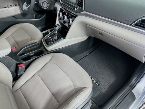 Used 2019 Hyundai Elantra SEL FWD image 33