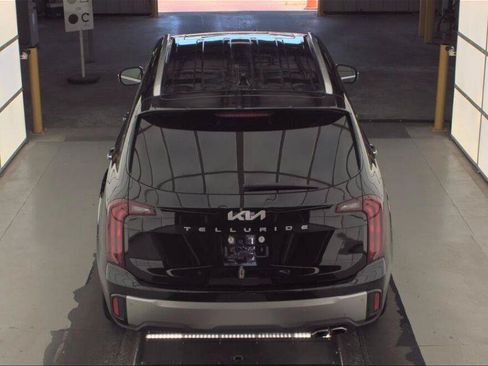 Used 2025 Kia Telluride S FWD image 10