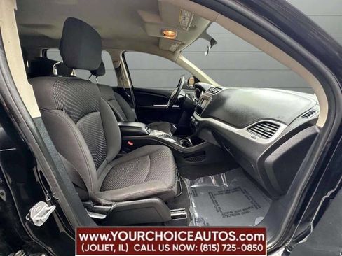 Used 2018 Dodge Journey SE w/ Blacktop Package image 17