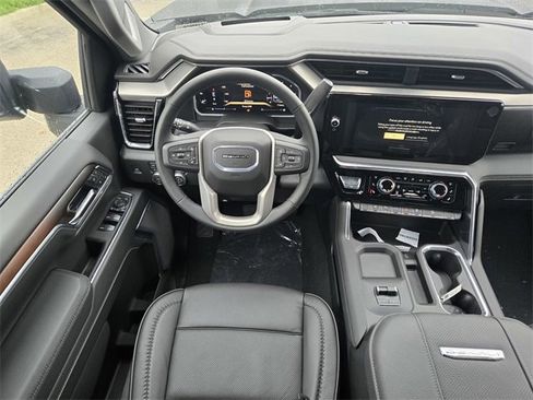 New 2026 GMC Sierra 3500 Denali w/ Denali Reserve Package image 10