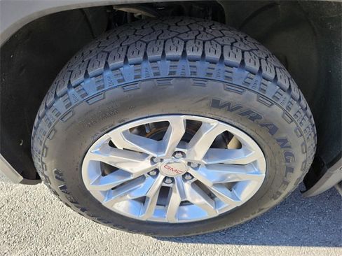 Used 2019 GMC Sierra 1500 SLT w/ SLT Premium Plus Package image 21